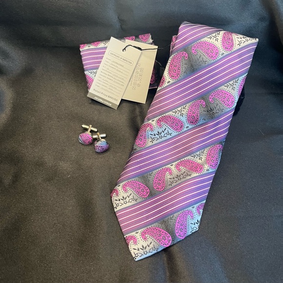 Other - NWT- Silk Purple Paisley Tie Set